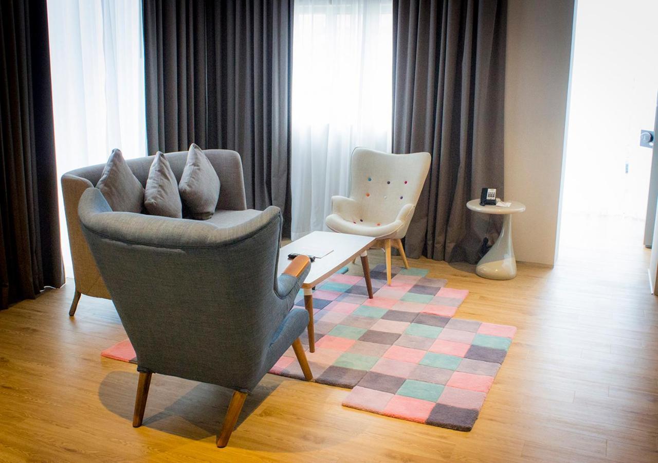 Ibis Styles Dubai Jumeira Екстериор снимка