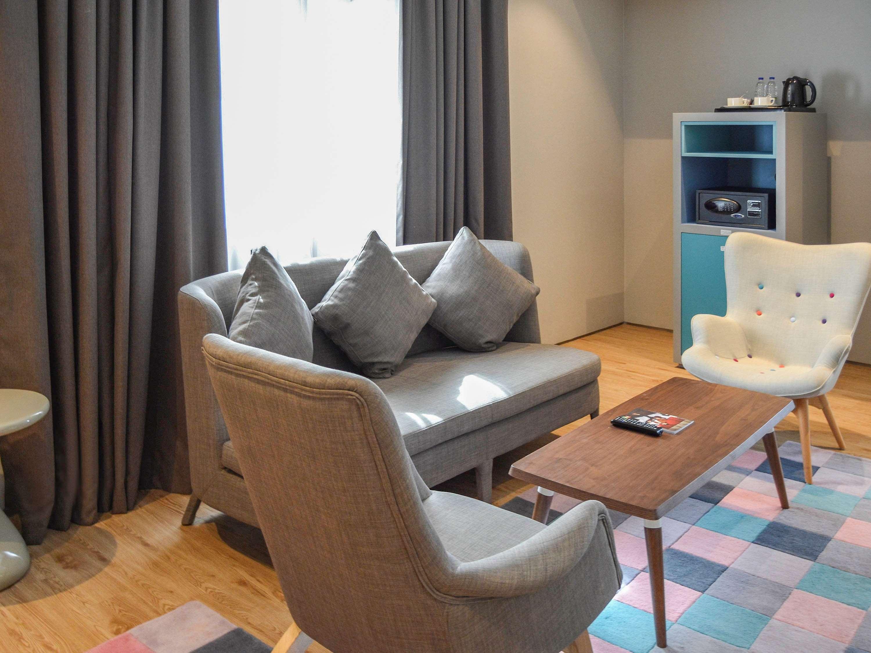 Ibis Styles Dubai Jumeira Екстериор снимка