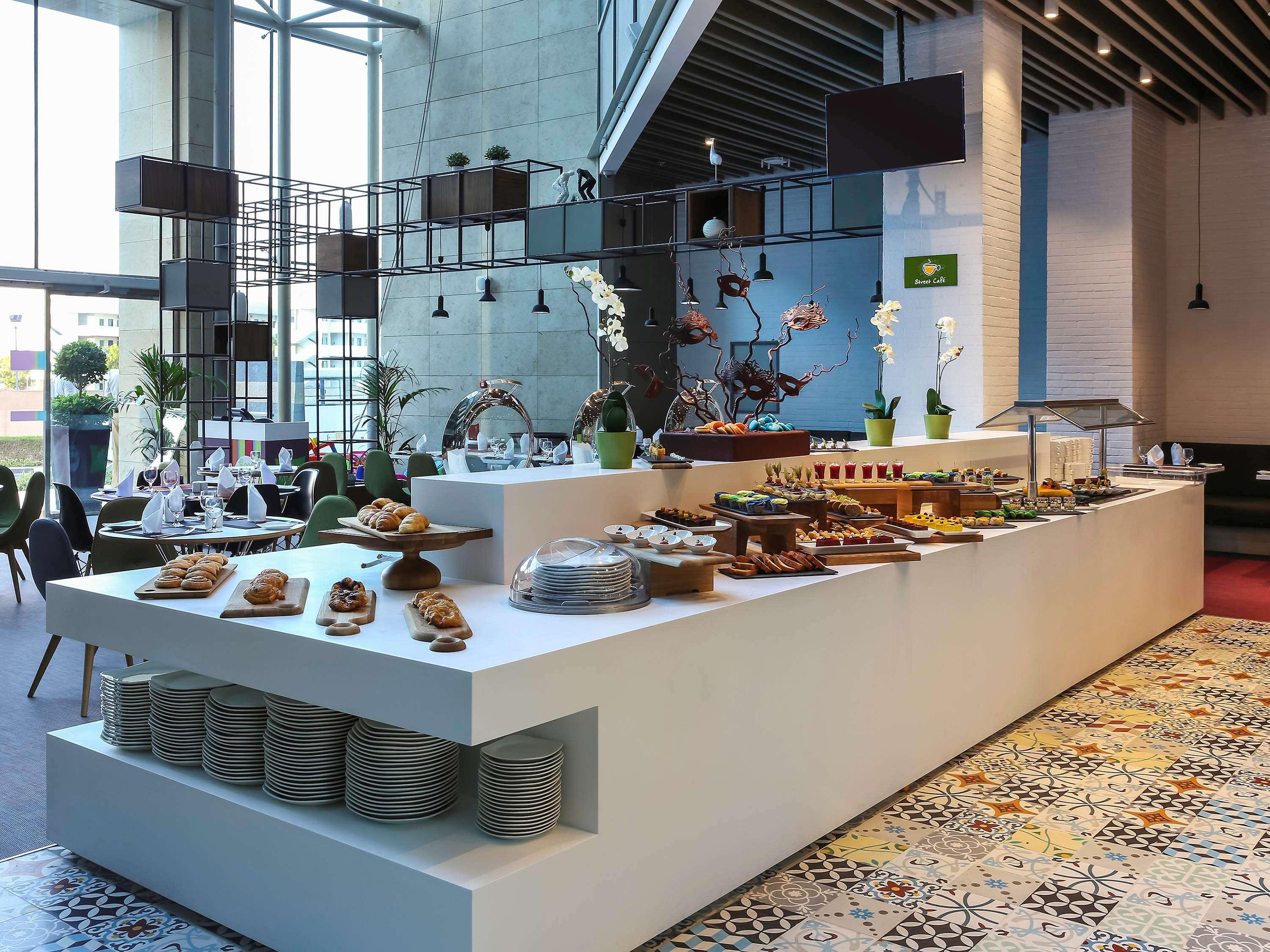 Ibis Styles Dubai Jumeira Екстериор снимка