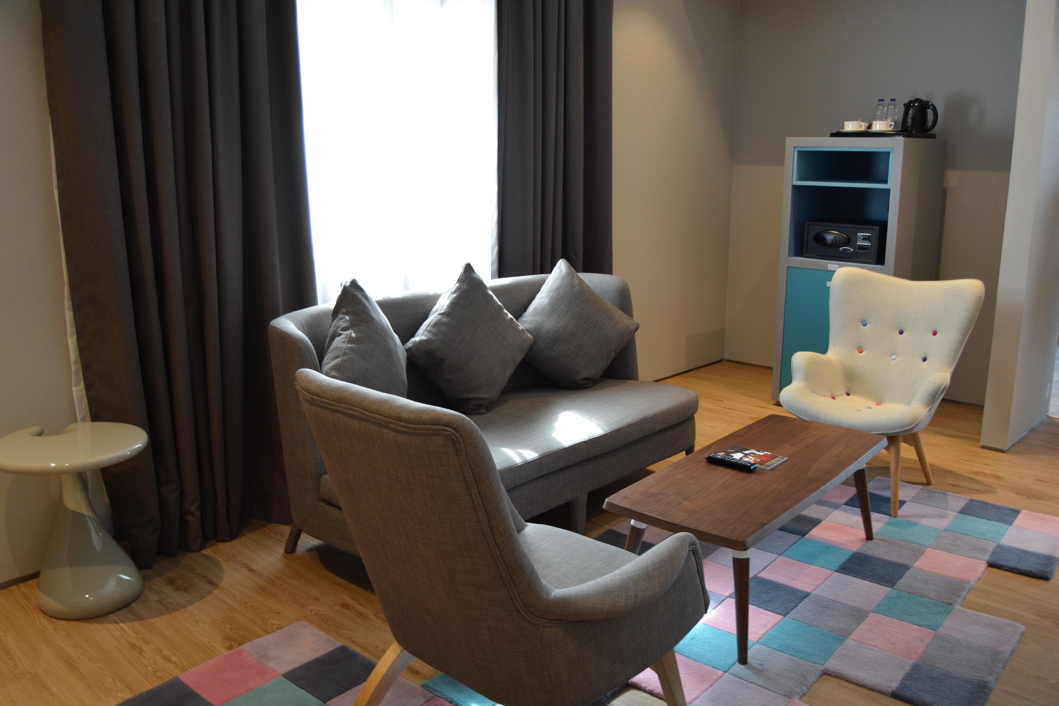 Ibis Styles Dubai Jumeira Екстериор снимка