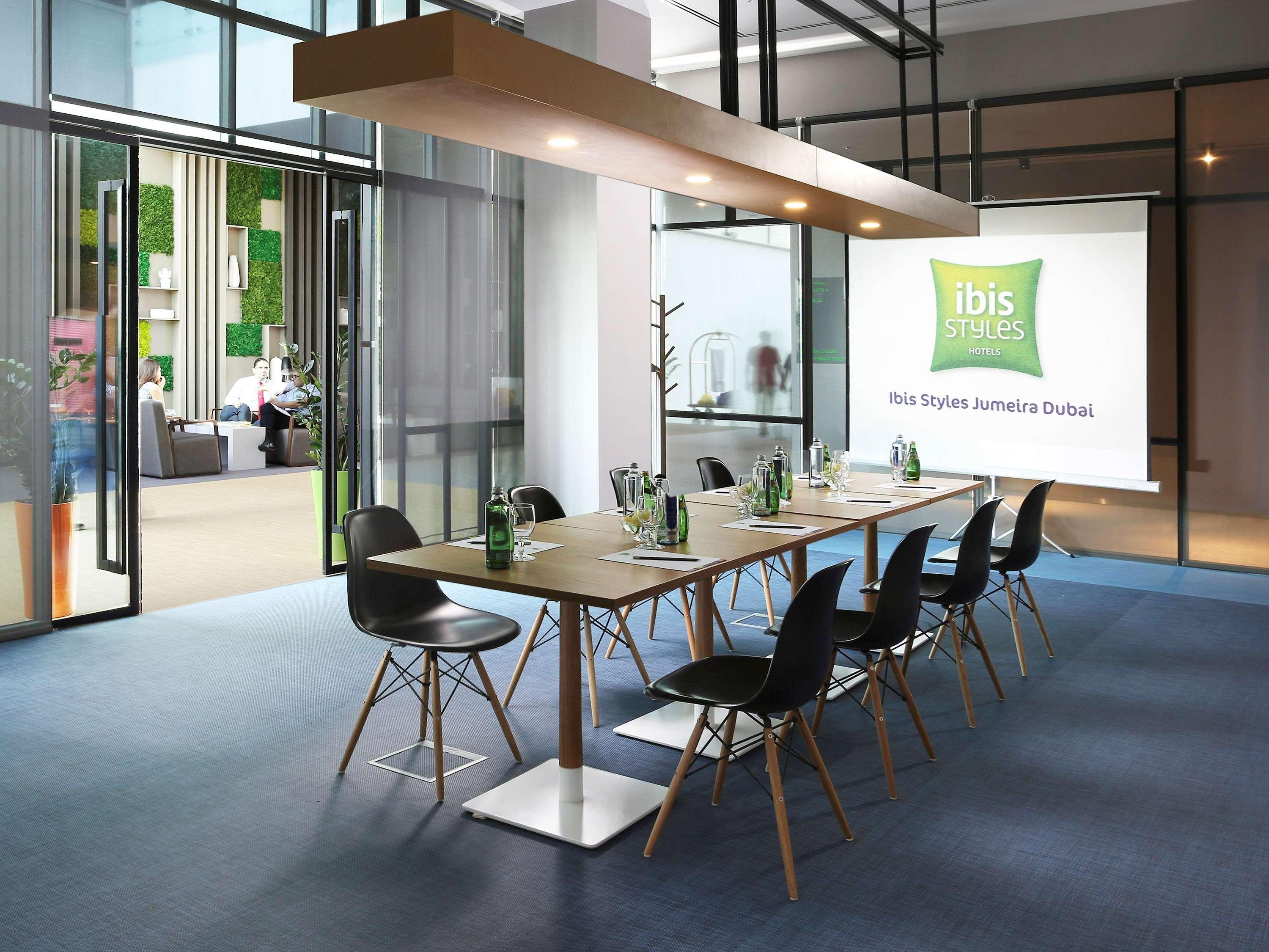 Ibis Styles Dubai Jumeira Екстериор снимка