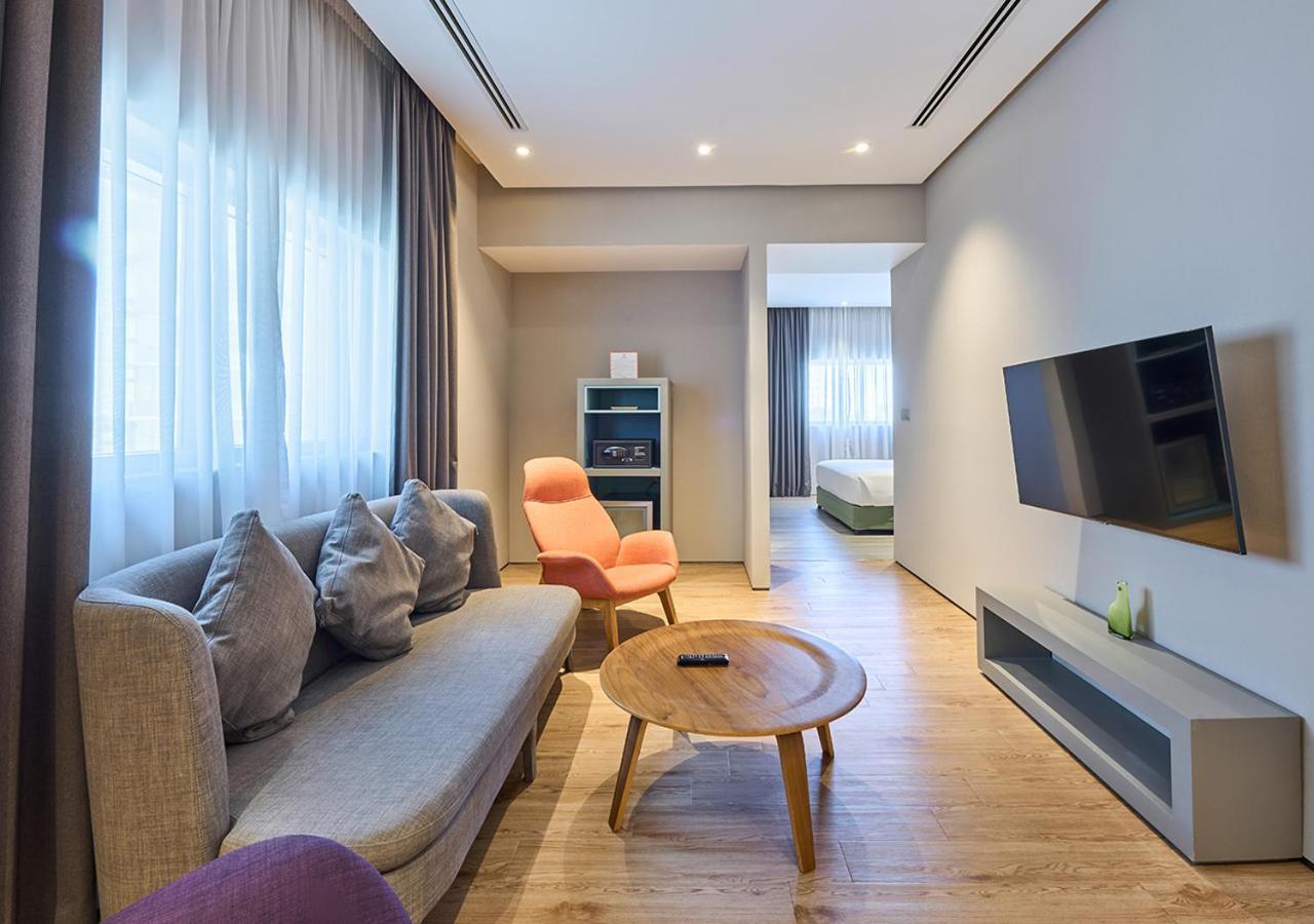 Ibis Styles Dubai Jumeira Екстериор снимка