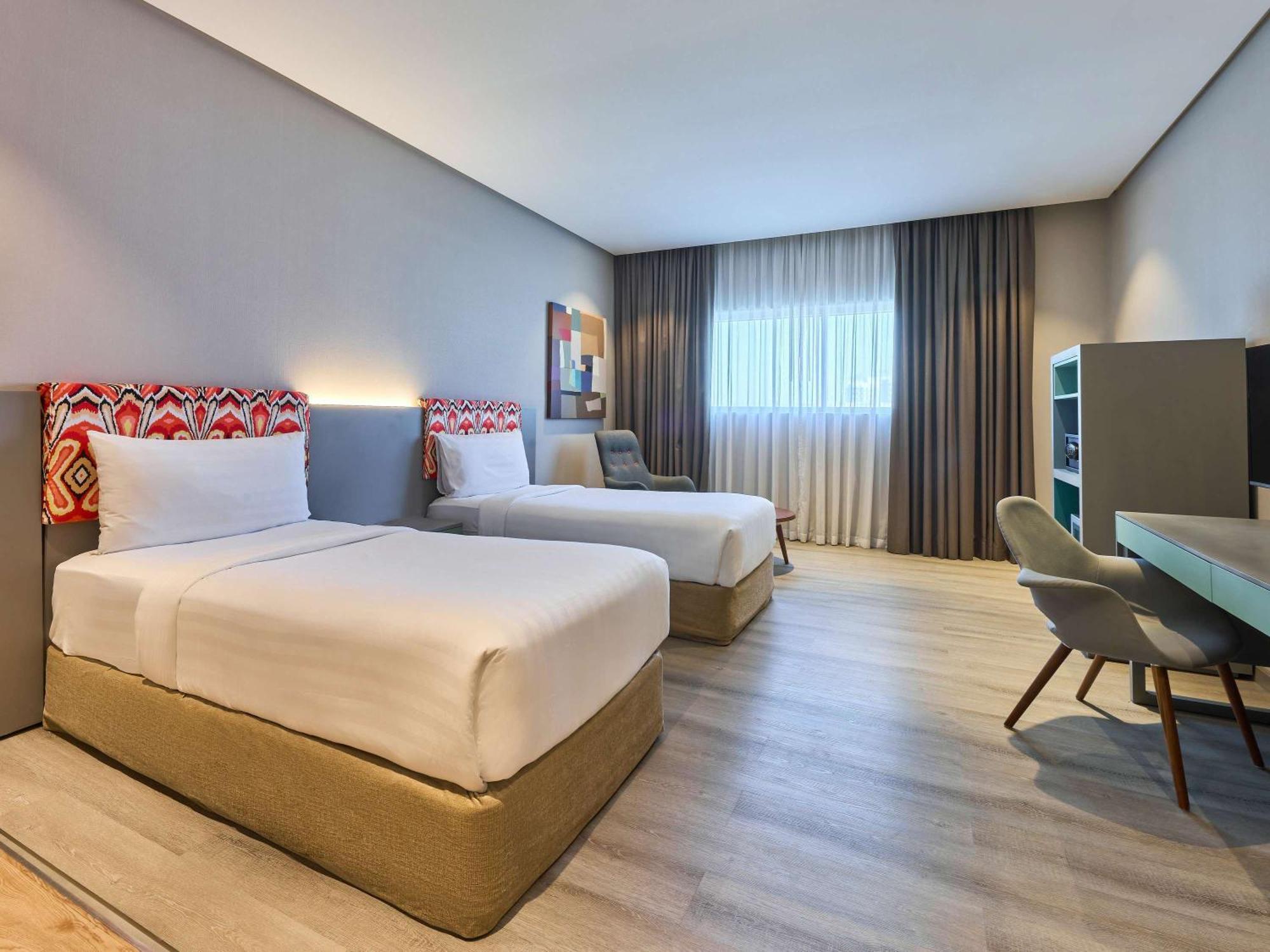 Ibis Styles Dubai Jumeira Екстериор снимка