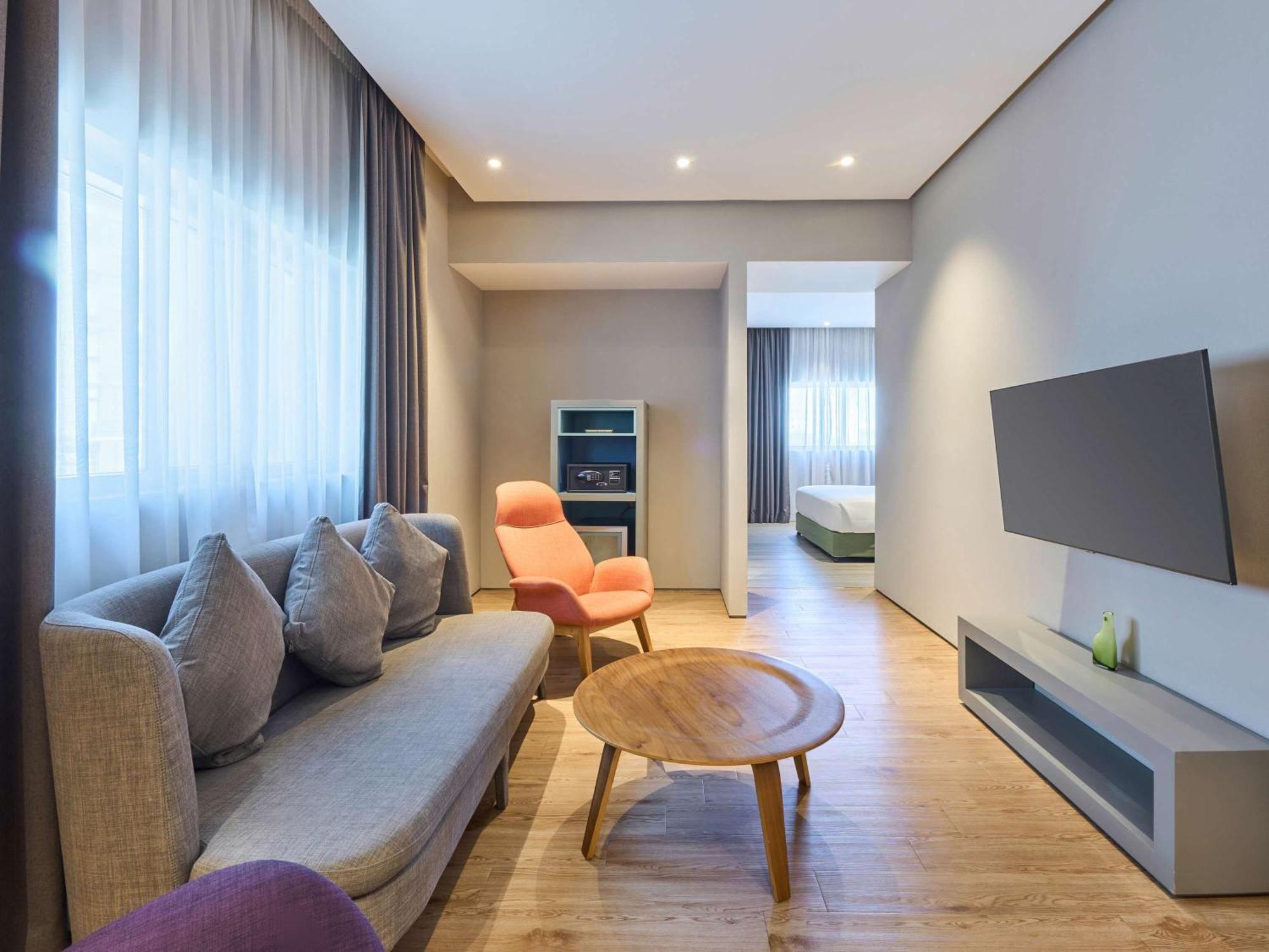 Ibis Styles Dubai Jumeira Екстериор снимка