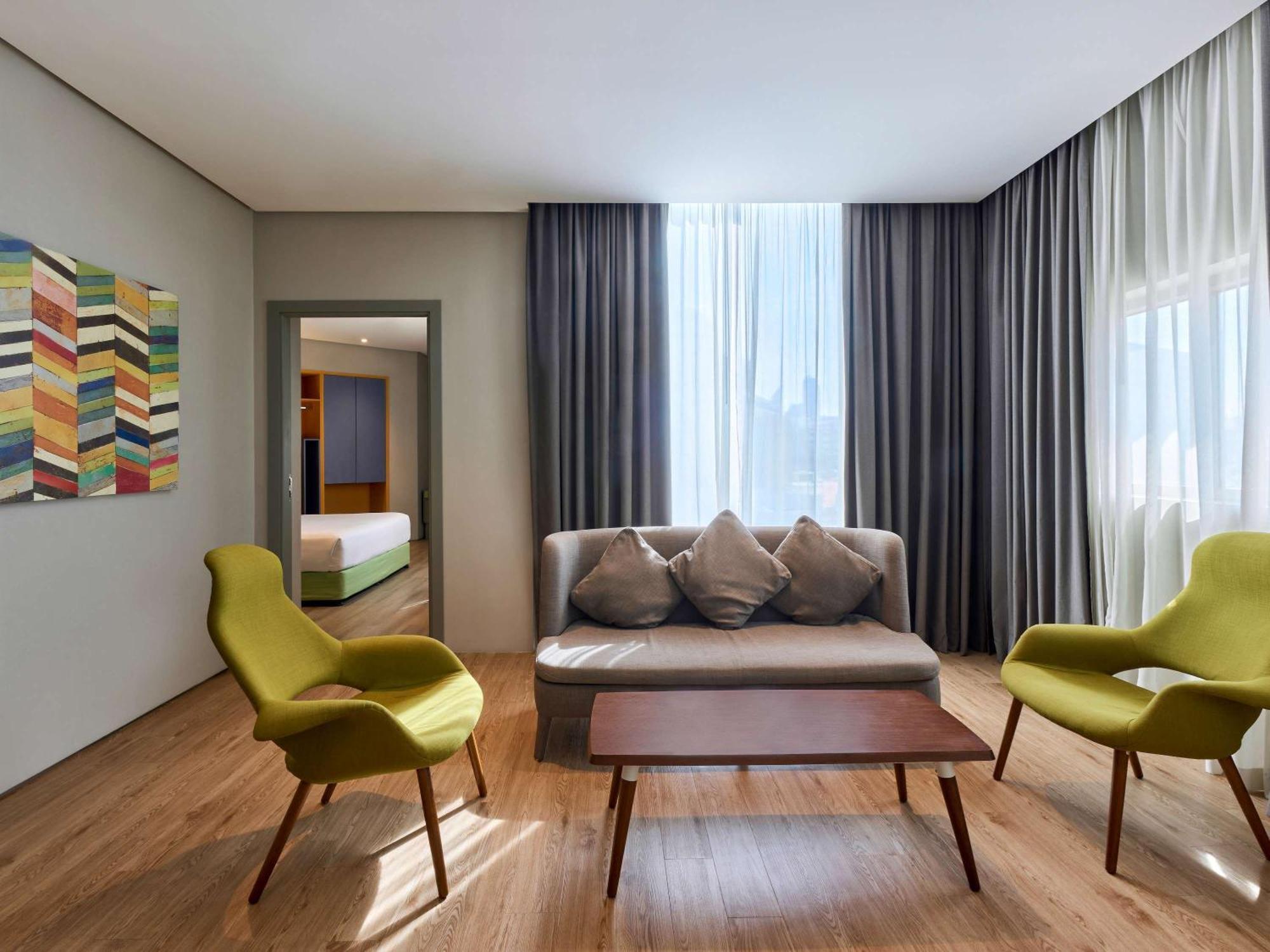Ibis Styles Dubai Jumeira Екстериор снимка